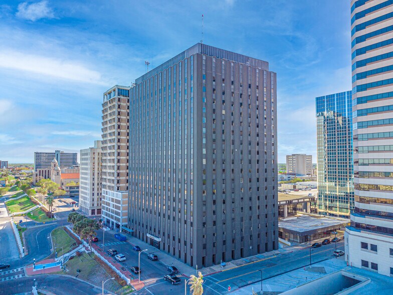 More Photos Of 615 N Upper Broadway St, Corpus Christi Office For Sale