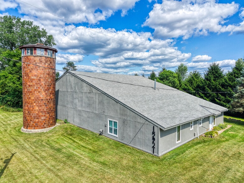 More Photos Of 15921 W M 36, Pinckney Light Distribution For Sale