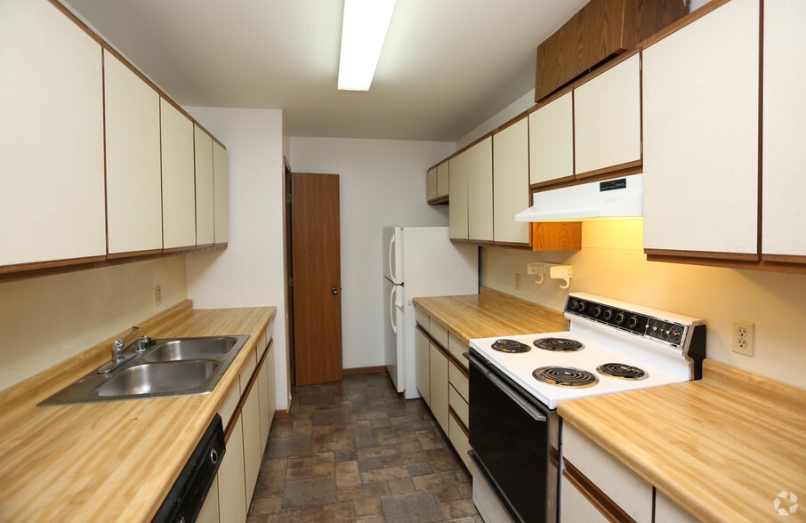 More Photos Of 911 W 3rd St, Nekoosa Apartments For Sale