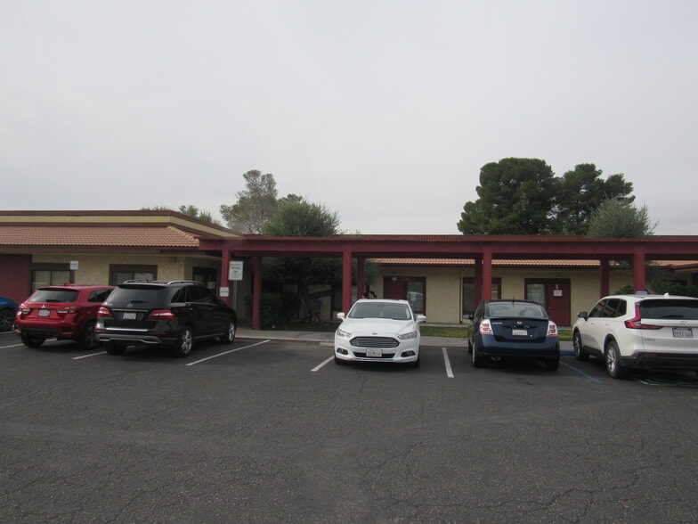 More Photos Of 705 E Virginia Way, Barstow Medical For Lease