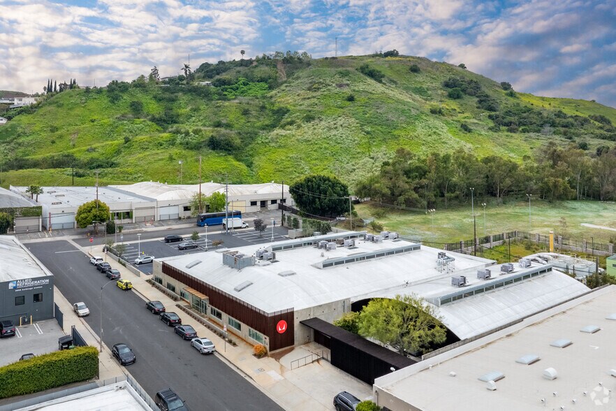 More Photos Of 3641 S Holdrege Ave, Los Angeles Loft Creative Space For Lease