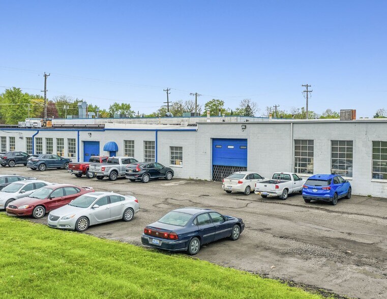 More Photos Of 25040 Van Born Rd, Dearborn Heights Manufacturing For Sale