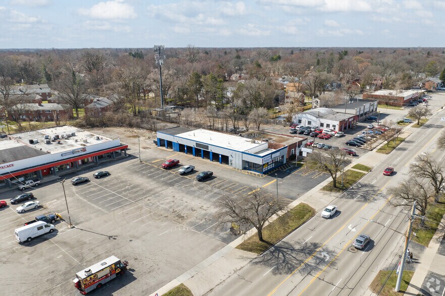 More Photos Of 2779 W Central Ave, Toledo Auto Repair For Lease