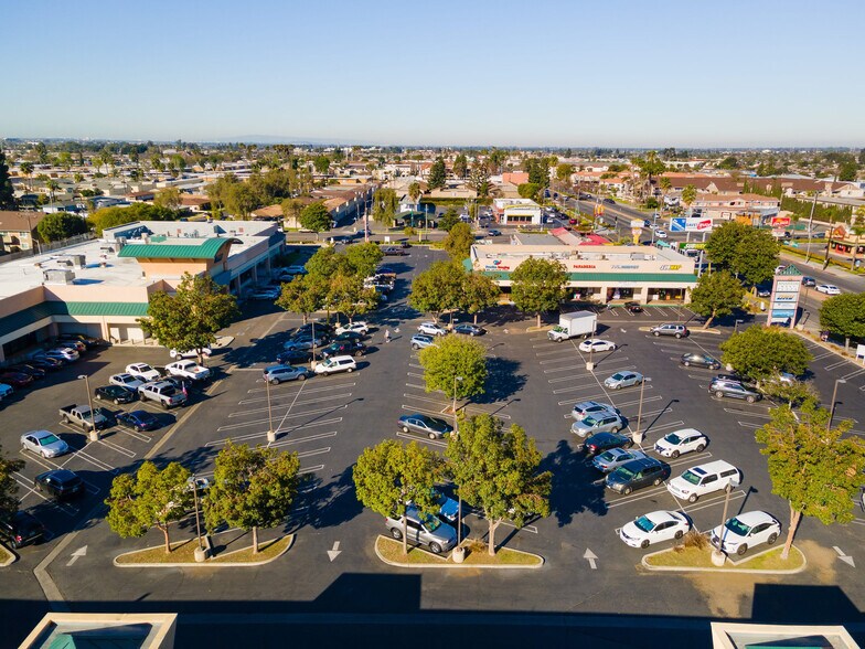 More Photos Of 3150-3170 W Lincoln Ave, Anaheim Freestanding For Lease