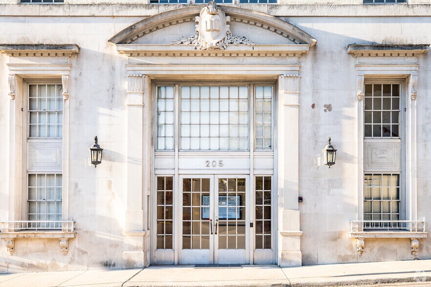 More Photos Of 209 W 9th St, Austin Office For Lease