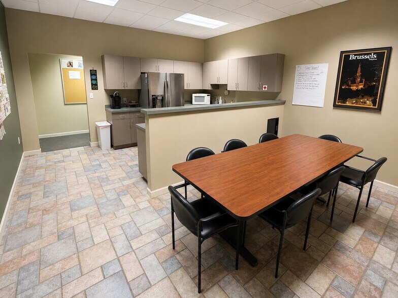 More Photos Of 2148 Pelham Pky, Pelham Office For Sale