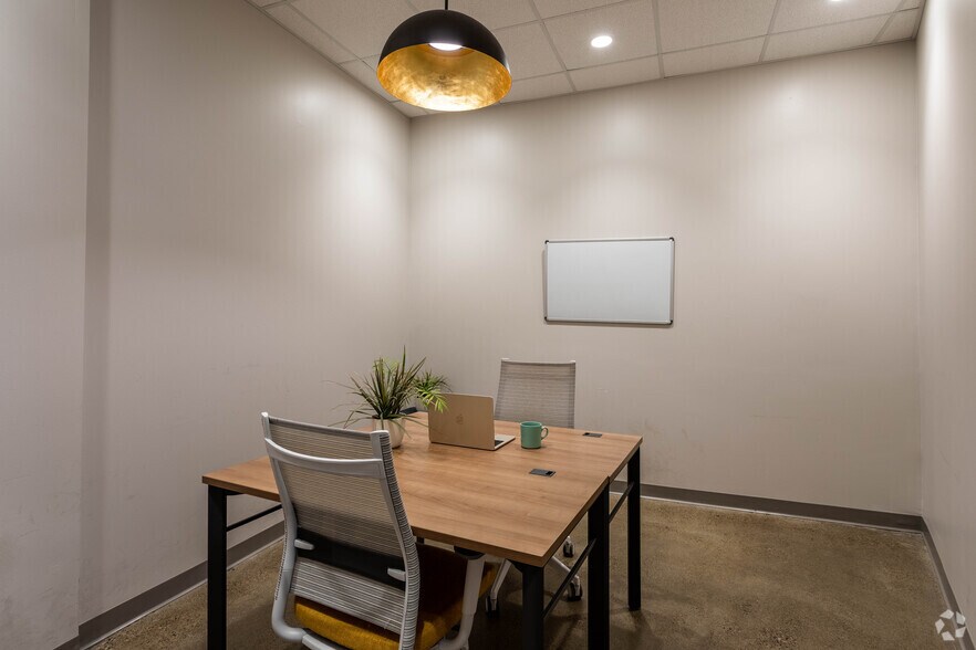 More Photos Of 440-500 W Broad St, Columbus Apartments For Lease