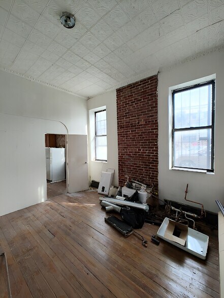 More Photos Of 247 Starr St, Brooklyn Apartments For Sale