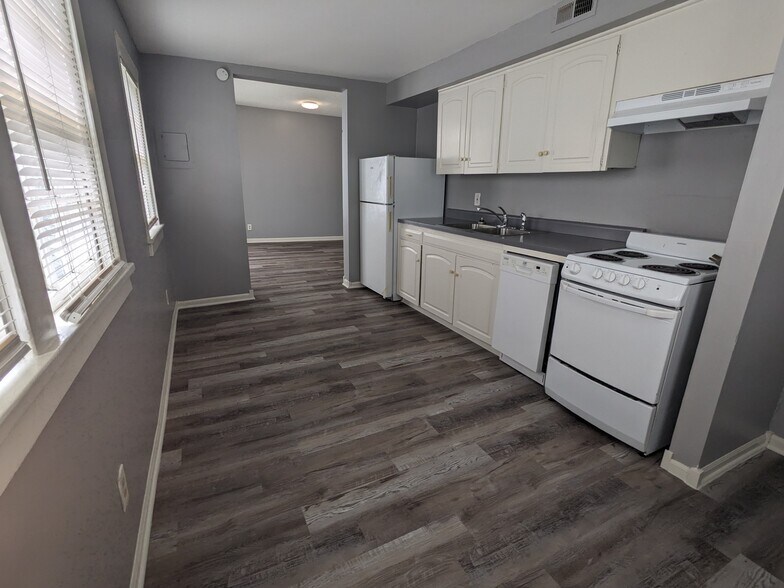 More Photos Of 3933 Warwick Blvd, Kansas City Apartments For Sale