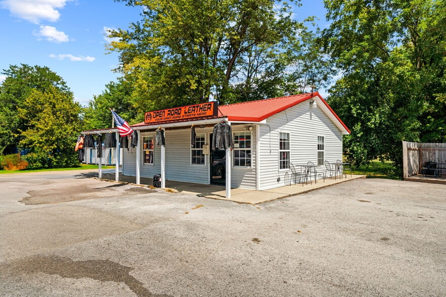 More Photos Of 1108 Main St, Munfordville General Retail For Sale