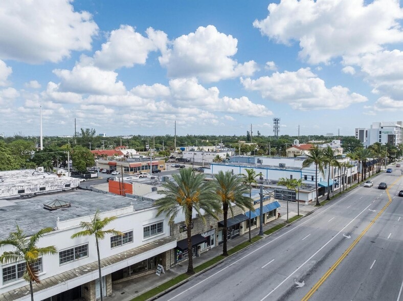 More Photos Of 13-17 N Federal Hwy, Dania Storefront For Sale