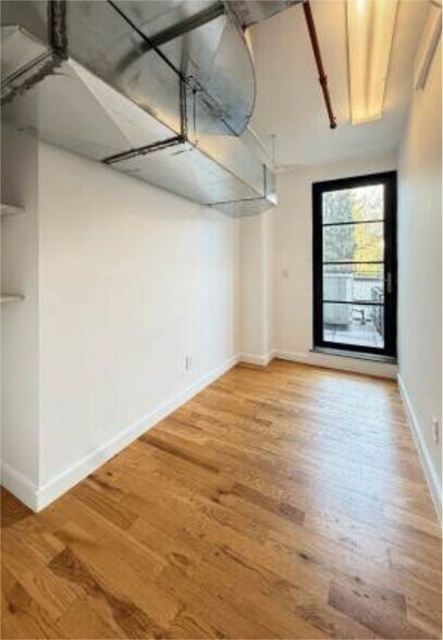 More Photos Of 527 Court St, Brooklyn Apartments For Lease