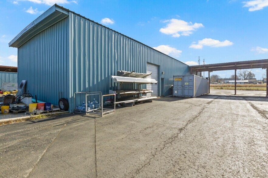 More Photos Of 318 Timothy Ln, Ontario Warehouse For Lease