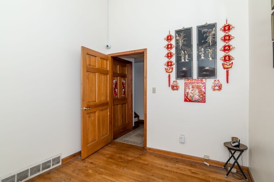 More Photos Of 46 Columbia St, Albany Office For Sale