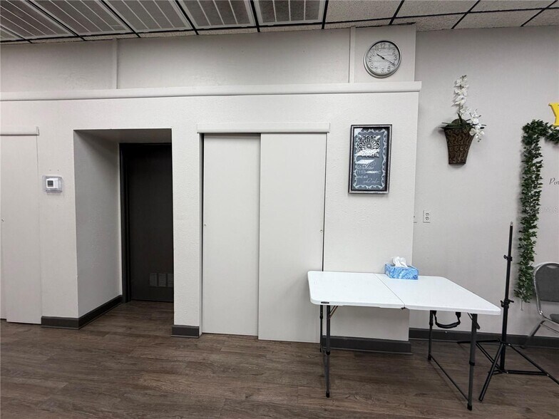 More Photos Of 208 E Lake Ave, Auburndale Religious Facility For Lease