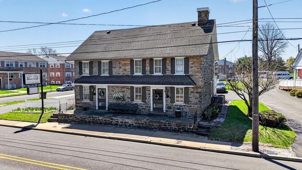 More Photos Of 1434-1436 W Broad St, Quakertown Office For Sale
