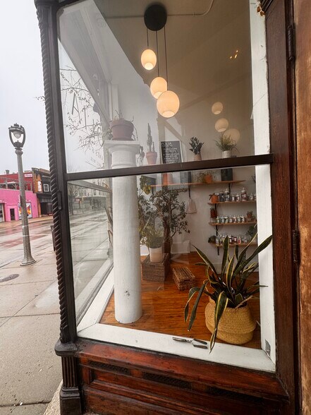 More Photos Of 719 S 5th St, Milwaukee Storefront Retail Residential For Sale