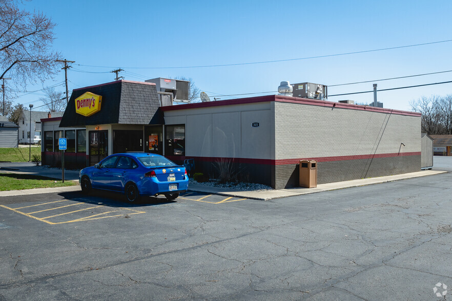 Primary Photo Of 315 W Market St, Tiffin Restaurant For Sale