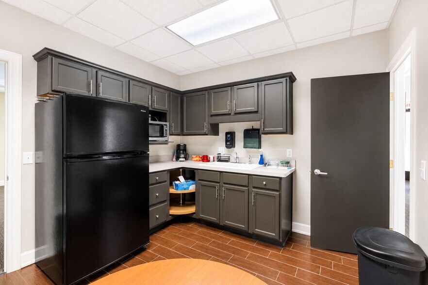 More Photos Of 5963 Kentshire Dr, Kettering Medical For Sale