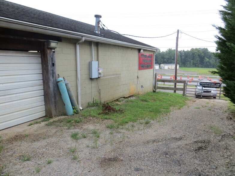 More Photos Of 3668 Calhoun Memorial Hwy, Greenville Warehouse For Sale