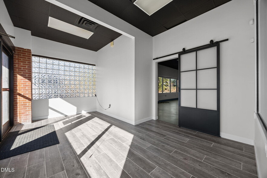 More Photos Of 1665 N Market Dr, Raleigh Light Manufacturing For Lease