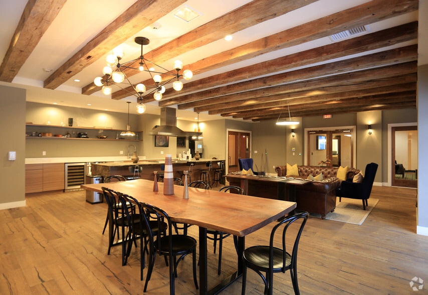 More Photos Of 515 West Ave, Norwalk Unknown For Lease