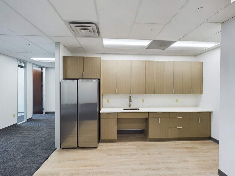 More Photos Of 1701 N Collins Blvd, Richardson Office For Lease