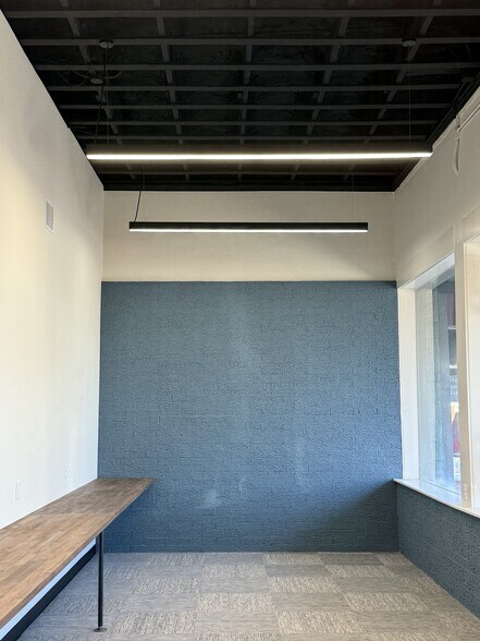 More Photos Of 203 N Main St, Weatherford Storefront Retail Office For Lease