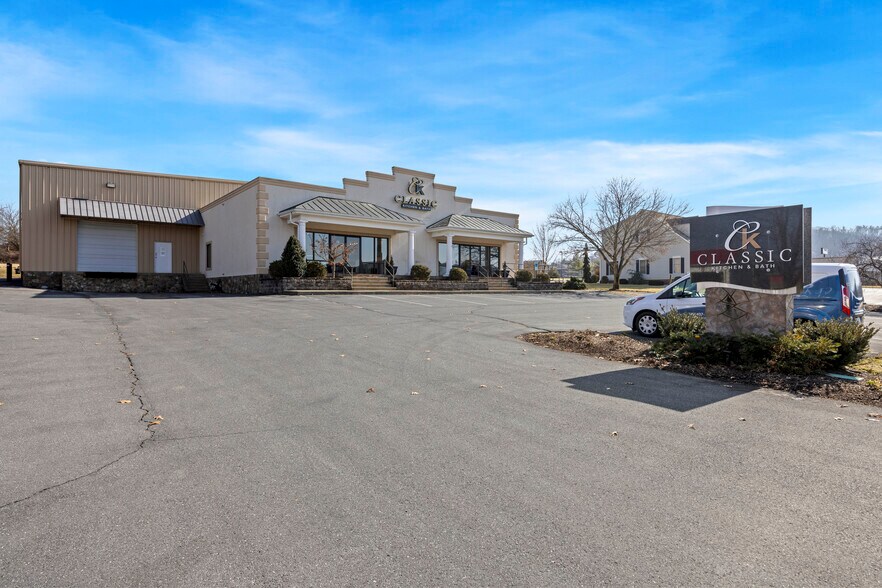 More Photos Of 1930 Deyerle Ave, Harrisonburg Freestanding For Sale