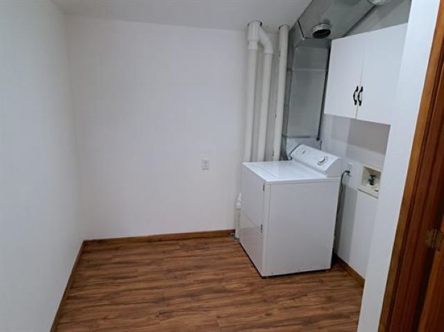 More Photos Of 310 2nd St SE, Dyersville Specialty For Lease