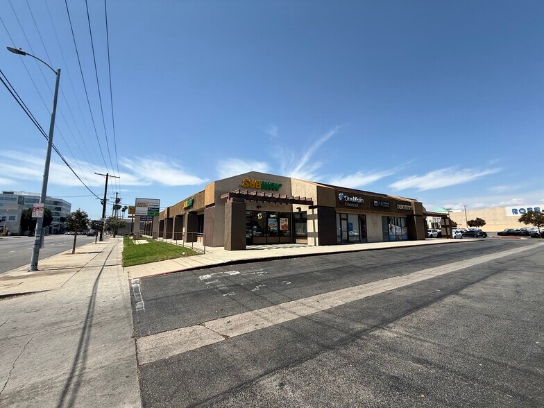 More Photos Of 14417 Roscoe Blvd, Van Nuys Freestanding For Lease