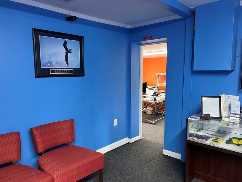 More Photos Of 10805 Lanham Severn Rd, Glenn Dale Auto Dealership For Sale