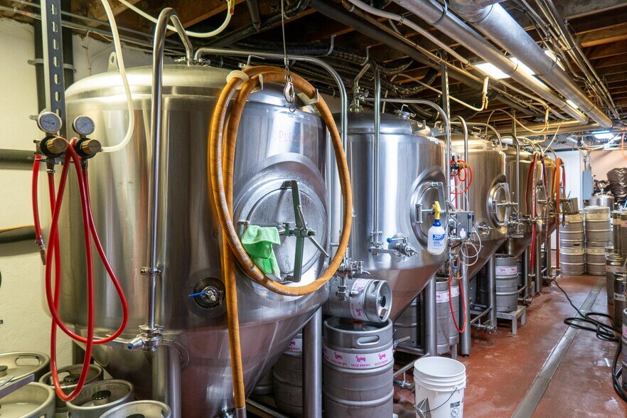 More Photos Of 1700-1712 1/2 W Sunset Blvd, Los Angeles Apartments For Lease