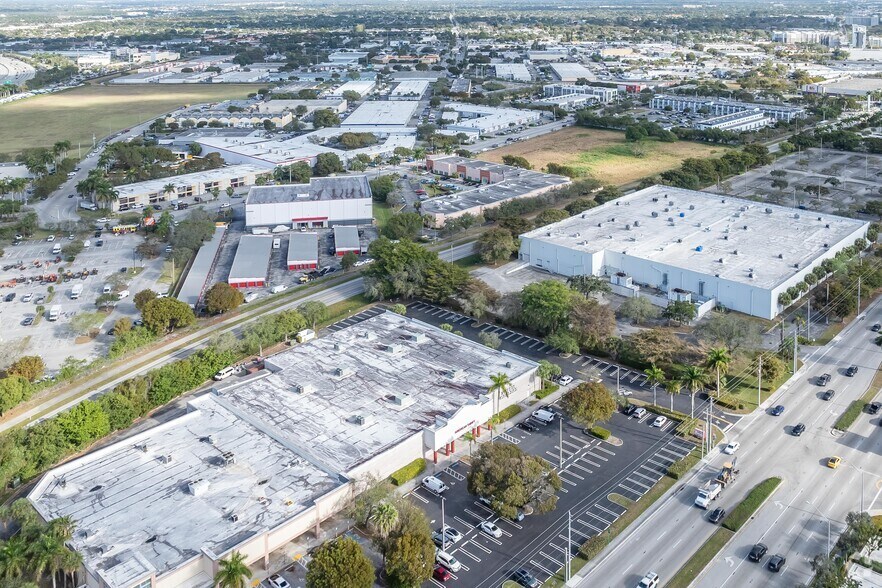 More Photos Of 19600 S Dixie Hwy, Miami Freestanding For Lease