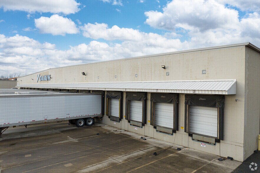 More Photos Of 2915 Needmore Rd, Dayton Warehouse For Lease