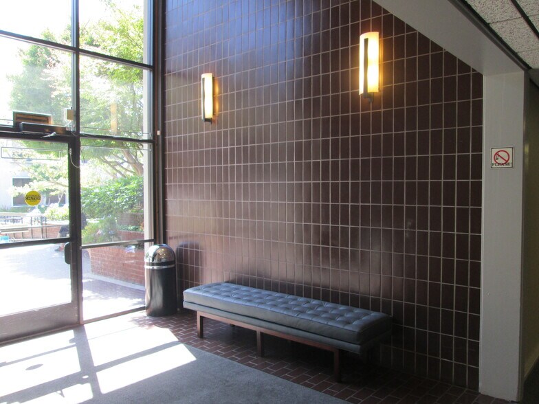 More Photos Of 3010 Colby St, Berkeley Medical For Lease