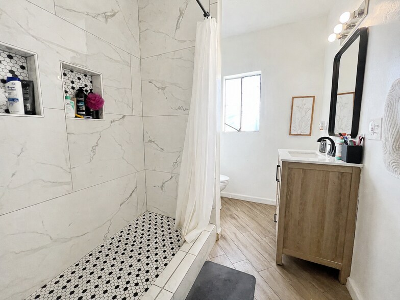 More Photos Of 1507 Pearl St, Bakersfield Apartments For Sale