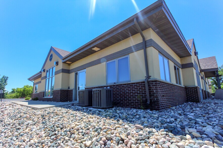 More Photos Of 510 22nd Ave E, Alexandria Medical For Sale