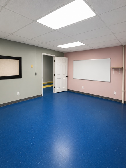 More Photos Of 5904 Riggs Rd, Adelphi Unknown For Lease