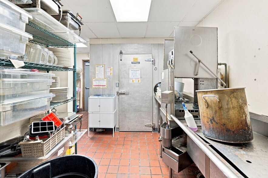 More Photos Of 1090 Rochester Rd, Troy Restaurant For Sale