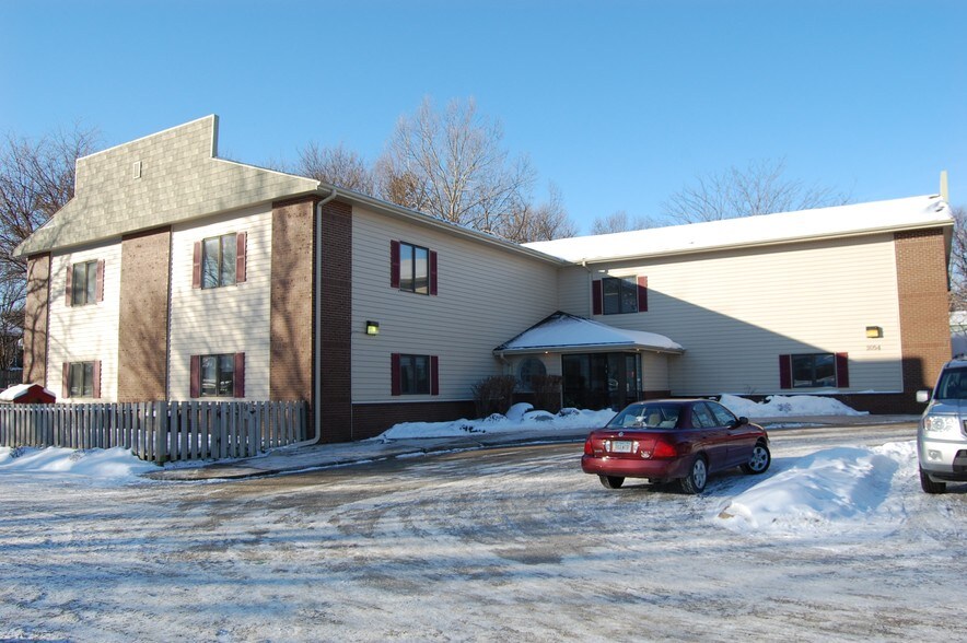 More Photos Of 3054 86th St, Urbandale General Retail For Sale