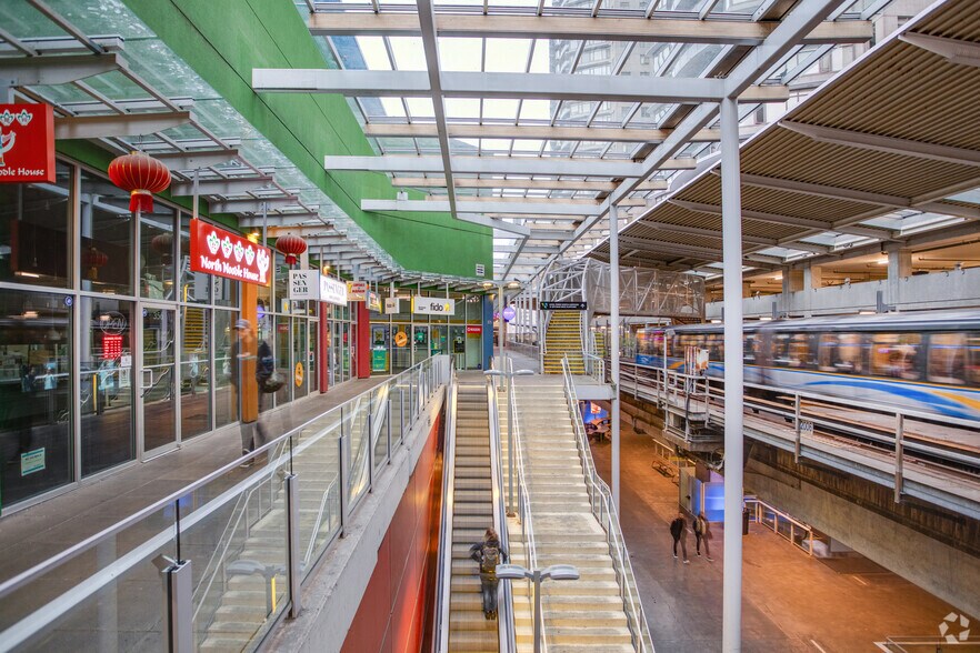 More Photos Of 800 Carnarvon St, New Westminster Storefront Retail Office For Lease