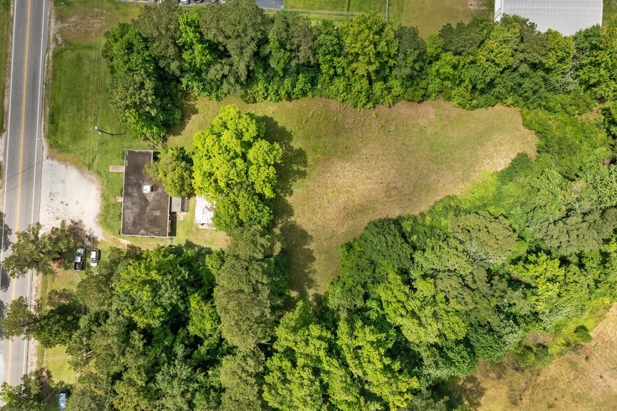 More Photos Of 3522 James B White Hwy, Whiteville Veterinarian Kennel For Sale