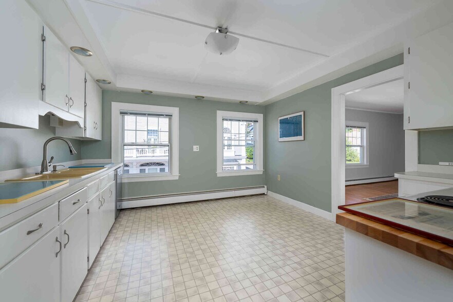 More Photos Of 435 York St, York Office Residential For Sale