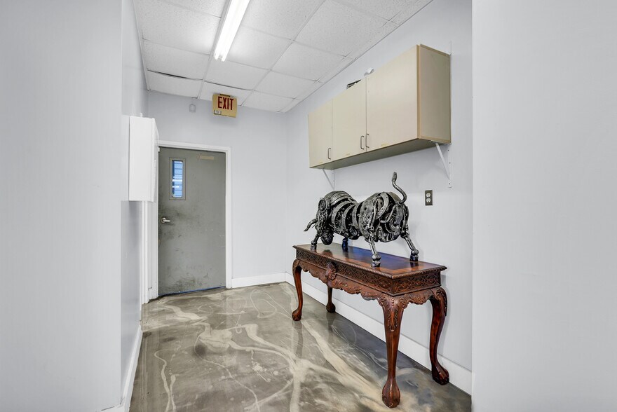 More Photos Of 1313 Rogers St, Savannah Service For Sale