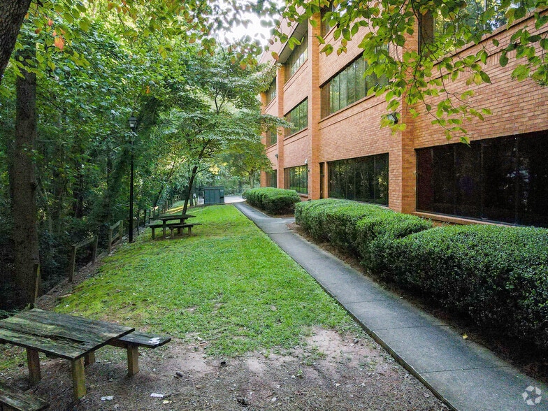 More Photos Of 1800 Roswell Rd, Marietta Serviced Offices For Lease