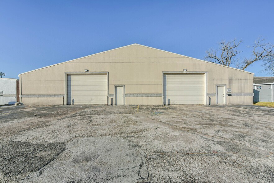 Primary Photo Of 8313 Braniff St, Houston Warehouse For Lease