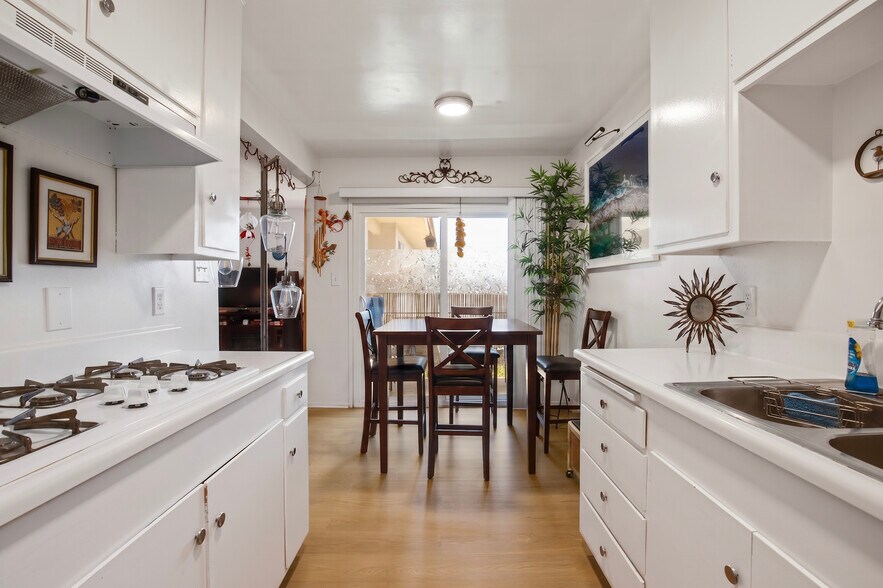 More Photos Of 3444 Emerald St, Torrance Apartments For Sale