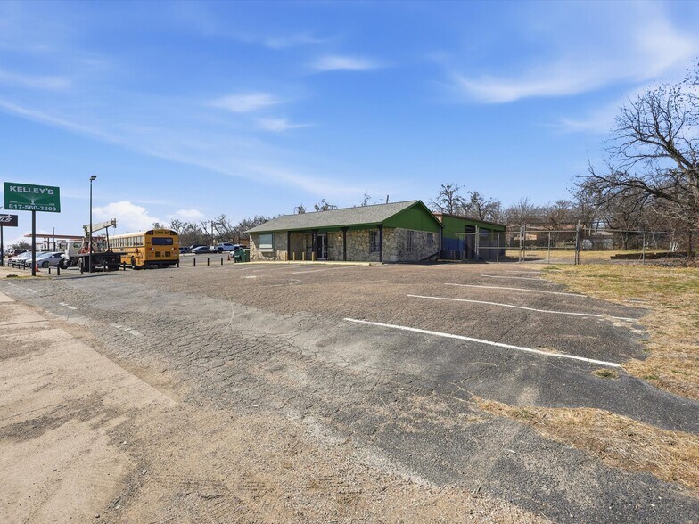 More Photos Of 4208 Benbrook Hwy, Fort Worth Office For Sale