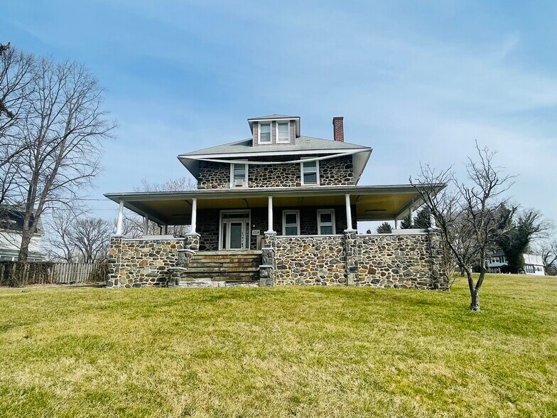 More Photos Of 6334 Dogwood Rd, Baltimore Office For Sale